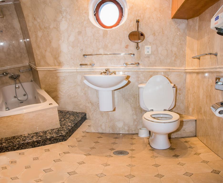 Apartment Faryna Boekarest Buitenkant foto