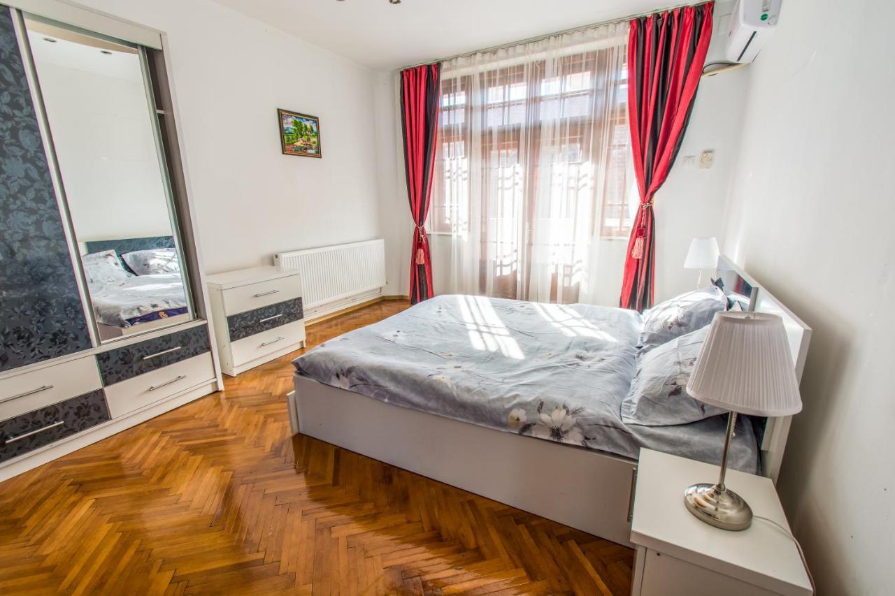 Apartment Faryna Boekarest Buitenkant foto