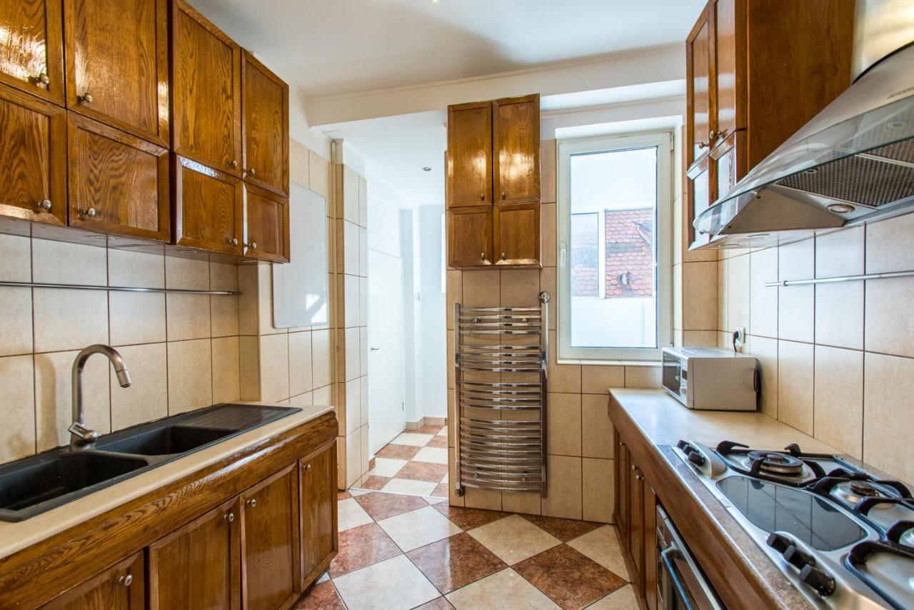 Apartment Faryna Boekarest Buitenkant foto