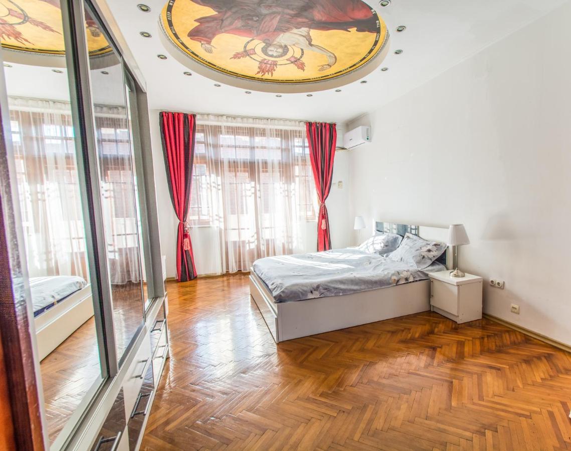 Apartment Faryna Boekarest Buitenkant foto